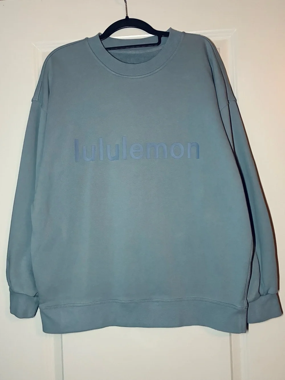 Lululemon Perfectly Oversized Crew *Graphic in Chambray Size 6/8